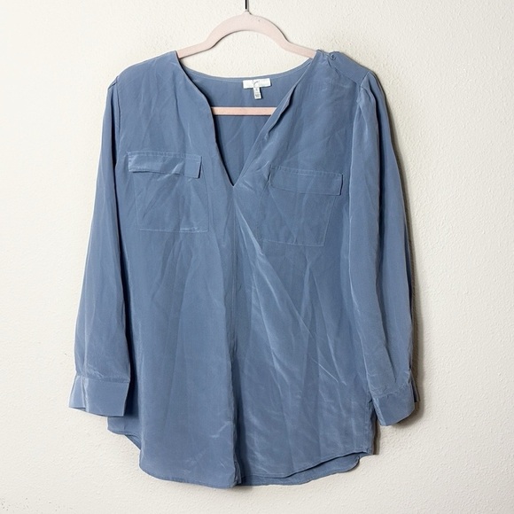 Joie 100% Silk Blouse in Dusty Blue V-neck with pockets size Small - Picture 2 of 11